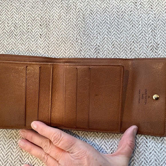 Louis Vuitton Monogram Medium Size Trifold Wallet with Dustbag - Picture 4 of 16